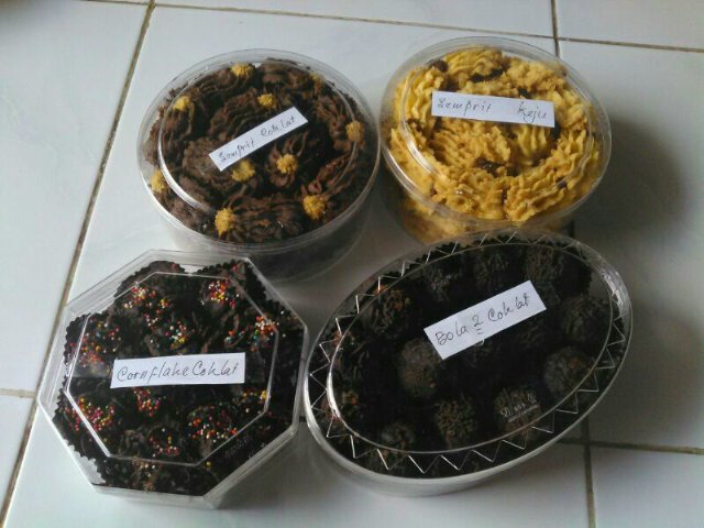 (Cookies) Kue kering,yupi,coklat buat idul fitri. Dan mau tampil cantik,gaya & nyaman? Ada dress/gamis & blouse. Trusted. Pin: 2A957D38