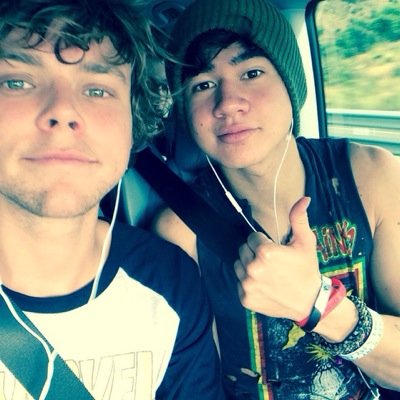 Hiya! If I found you, then so can your fav! Dont give up! https://t.co/X4h6CAdU2x