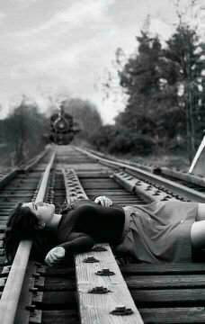 Girl87Suicide's profile picture. BIENVENIDO ESTE ES MI PARAISO DESTRUIDO/Sonrisas Fingidas/Anorexia Nerviosa/Suicida/Perdida entre libros/