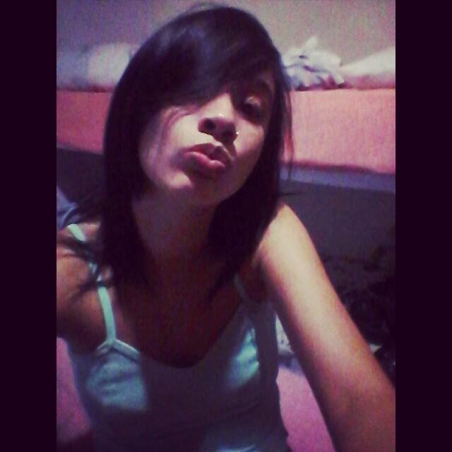 A grande jogada da vida é saber deixar certas coisas de lado e seguir em frente..  ✌ ❤
  Ana Paula ♔ ..