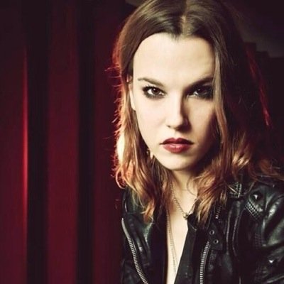 UNOFFICIAL TWITTER: here to spread the word about @Halestorm! Lzzy's offical twitter: @LZZYHALE