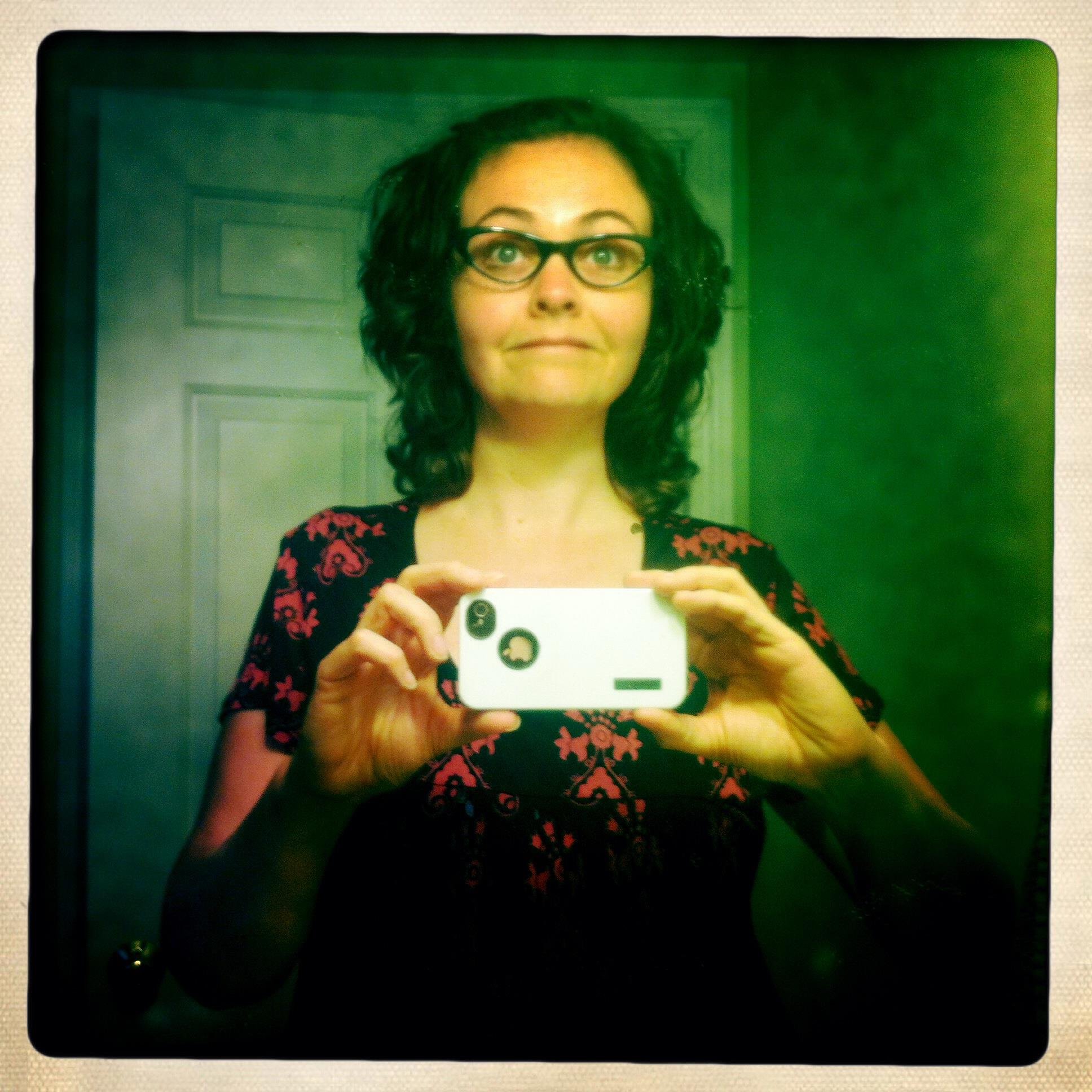 PisceanPolyglot's profile picture. Goofy multilingual, multidimensional gal tinted green with a peripheral slant. Lorem custódit eam!