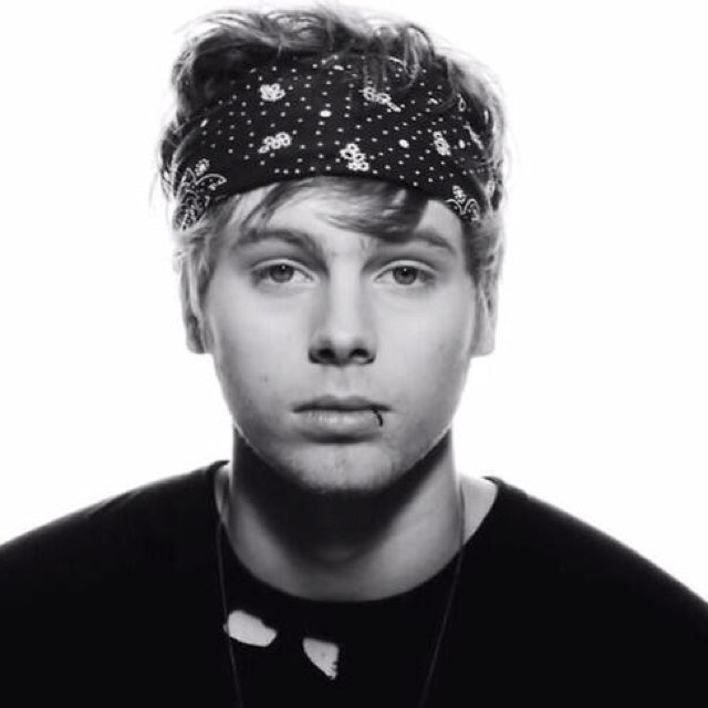 then follow @5sosfollowalarm for updates and dms :)