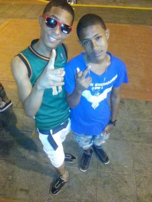 La Vida Es Buenaa Vivee la Tuyaa Y Dejaa De Vivir la Miaa