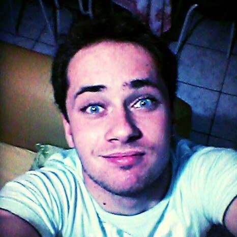 Amar, Sofrer, Lutar e Vencer. Quem ama luta, quem luta sofre, quem sofre vence…por isso ame muito, sofra pouco e lute sempre.