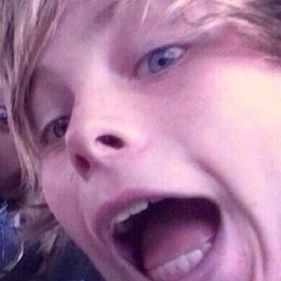 FOLLOW @iSupport5sosFam FOR DM TO 4/4 (Luke,Calum,Ashton,Michael)