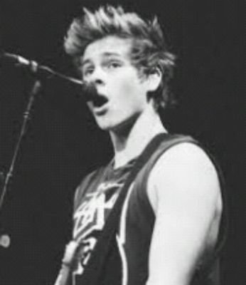 KayxLove30's profile picture. Get out.