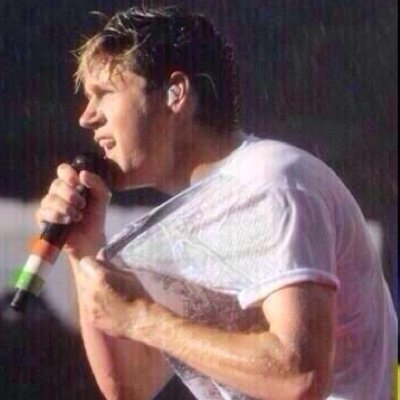 breathlessziall's profile picture. @rocknrollziall