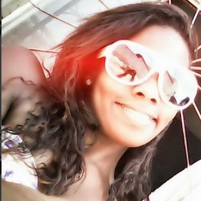 Viver,viver e ser livre sabe da balor as coisa simples. Protegida e Blindada por Deus..