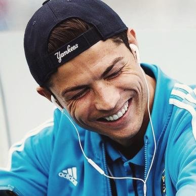 Sempre apoiando Cristiano Ronaldo, não há nada que ele possa fazer para perder o meu amor • I Love U @Cristiano ❤