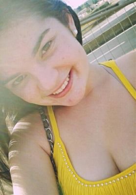 Sou ciumenta, boba, insegura, romântica, chorona, mandona, orgulhosa, irônica, sonhadora, exagerada e dramática. Gostou? Follow-me. *o*