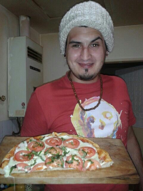 NahuelAndrs's profile picture. La felicidad sólo es real cuando es compartida. Alex S