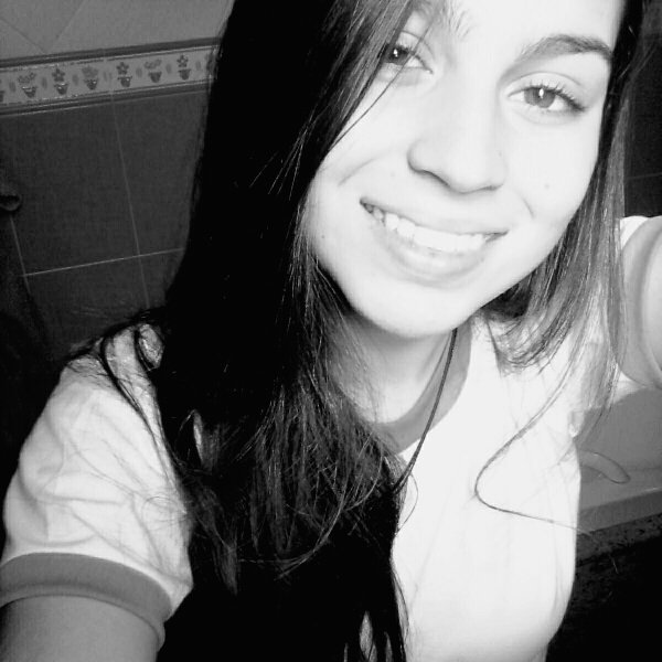 Você é tudo e muito mais pra mim, estarei contigo até quando não quiser !! Te amo demais meu porto seguro, meu anjo bom, MINHA melhor amiga ♡ @eiliviaa