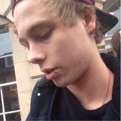 Africanashton's profile picture. free follow from @emoafmichael and @rebelteencth