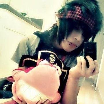 MINE. xoxo he's bi-sexy c; and single but mine! Dont touxhh thes Squishy Kay?! If you hurt him you die. He's sweet and amazing and perf. love ya Squishy ~Sky