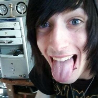 Hi I'm Josh I'm 18, bi single. Umm yeah hehe ^.^ Follow my best friend @xx_ericx (RP)
