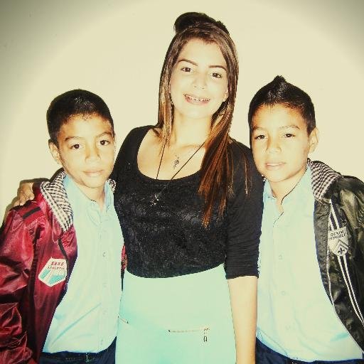 persona positiva  llena de metas y sueños !! creo en cristo con todo mi ser me destaco en el mundo artistico(amo a mi familia )