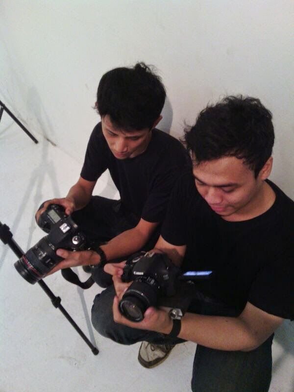 Videographer | Still & Motion Graphic Designer | Editor | http://t.co/xf26RZ0ogu