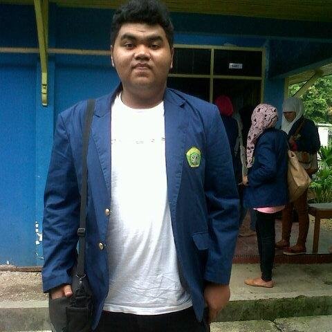 THIS ME (STIE H AGUS SALIM 13)