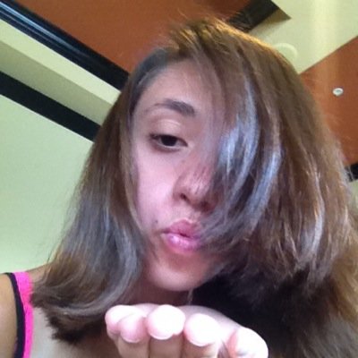 My name is Alexis i love to sing and dance and my favorite color is blue so go and follow me now and i will follow u back no lie so start following me!!