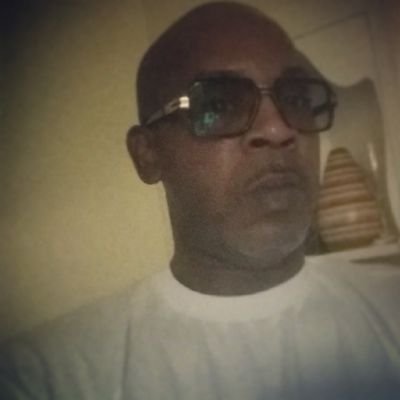 Im a laid back sophisticated gent who enjoys life and like to have fun