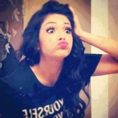 swety159's profile picture. مهما انا بضعف بقوى انا تانى مهما جرالى ان عمرى فى يوم ما بقف فى مكانى دايما بحلم واثقة فى روحى يعنى حدود السما اقرب من سقف طموحى