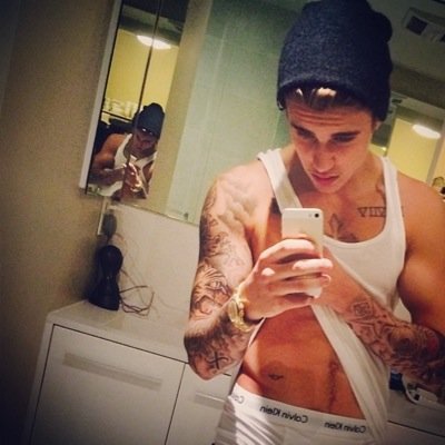He got me with Aye in 2009.I saw him at his best, I saw him at his worst and I saw him growing up, and I'm proud to say that I'm still here in 2015.Belieber ∞