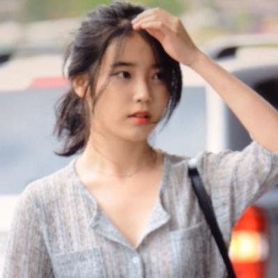 아이유를 사랑하는 아이유 펜입니다.