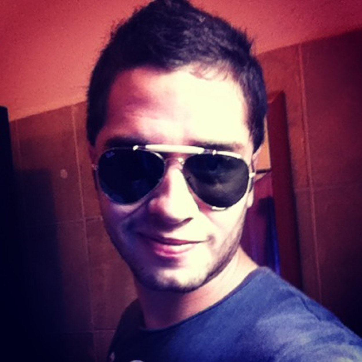 Toma decisiones, y lucha por cumplirlas.