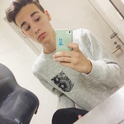 i gave you a free follow, so follow @itmattsexpinosa or i unfollow