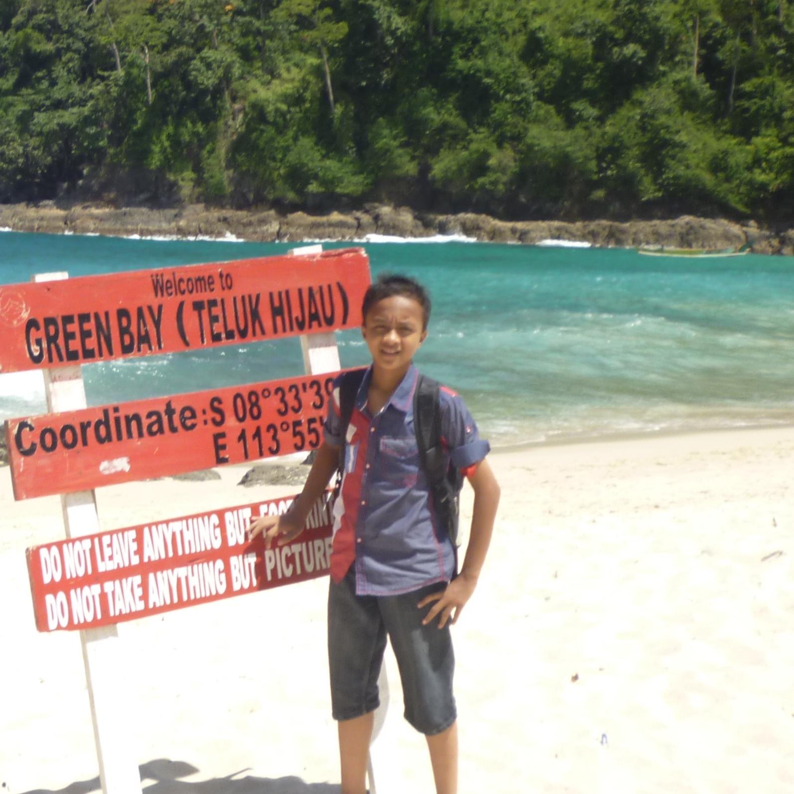 Komunikasi yang bagus datang dari manusia ke manusia, namun komunikasi yang luar biasa datang dari manusia ke Allah