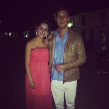 Te conoci como a cualquiera sin buscar nada y termine queriendote como a nadie encontrandolo todo.14     RDL❤
