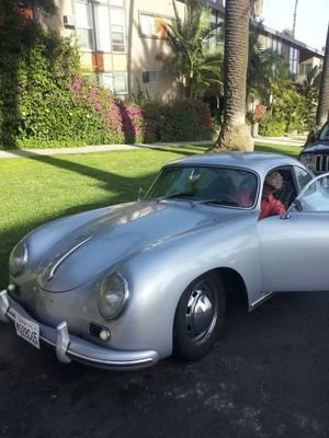 me2myself1on1's profile picture. I like buts, yet I prefer howevers.