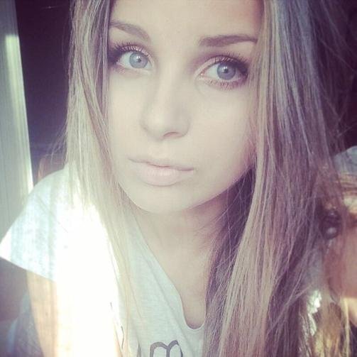 I don't wanna think, I just wanna feel. I just wanna dream, yeh