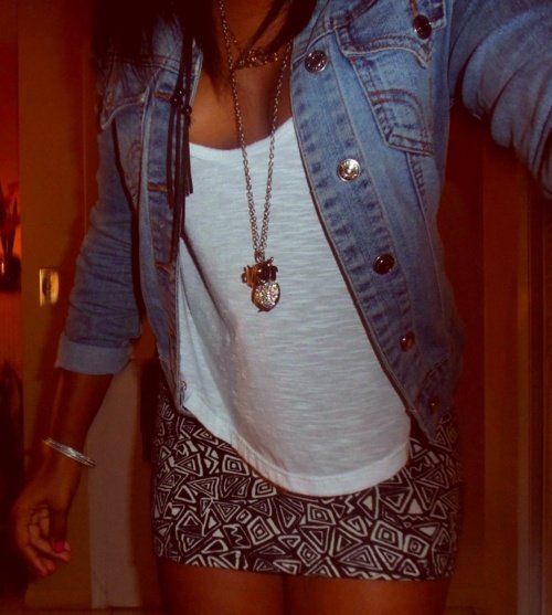 •Justin Bieber Fan♥ •Roman Catholic  •Netball/Hockey Player•Mischievous ☺ •Crazy •DVO♥