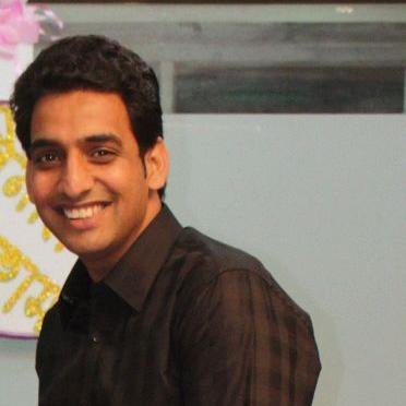 I am an IT professional, living and staying in Noida