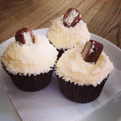Homebaked cakes and cupcakes freshly made to order.