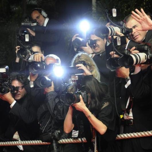 One and only Paparazzi for Babbo. Follow for the latest news and gossip, and if you have any gossip to spill, dm or tweet us. Also collabed with @ENEWS_Retro.