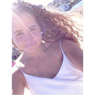 A veces es más fácil fingir que no te importa, que admitir que te está matando.