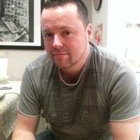 Cymro, rugby nut, Welsh teacher for adults, introvert, kebab fanatic, politically homeless in Wales. Gog yn y de.
