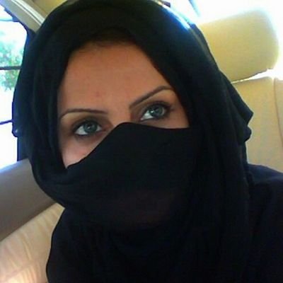 ساره الودعاني On Twitter لي وليف رسم حبه على قلبي رسم وصد بي عن حب غيره وخلاني وراه ياحمد قلبي من اسبابك منقسم م يداويه الـمداوي ولا ينفع دواه Http T Co Bgc5ymqhqo