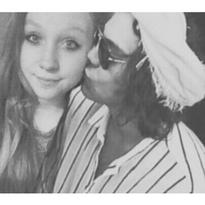 Hi love! Please follow @duhhharry and rt the link in her bio☺️ thank you x