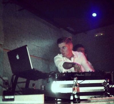Dj - Productor - Componente de Fiesta Music http://t.co/LXMSjm2W0u… - pasos_manu@hotmail.com - Granada