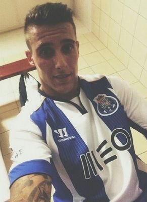 Cuenta de apoyo a @ctello91, extremo del FC Porto. Cristian Tello Herrera, más que un ídolo.