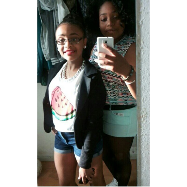 I love kautar & Naoual, they are my bestfriends. ♡ Karima,lisa,Showena,Ruwena, falicia & Jada. Are my baby's. !B.o.B! 4 Lifee ♡.