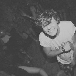 Follow @cashtonsnutella and @SweetLike_Niall  :)