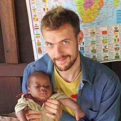 loryrava's profile picture. 