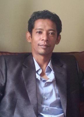 Lawyer Jambi ` Wakil Ketua DPD Ikatan Pemuda Karya (IPK) Kota Jambi ` Sekretaris DPD Kongres Advokat Indonesia (KAI) Prov. Jambi, Pendiri Himpunan Advokat Muda
