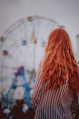 Este es mi mundo, si no te gusta que te peten. PELIGROSO amor por lo nocturno AHS ¿Converse y Vans? Yeah pls. SKATE Y ROCK. Macklemore, Avicii y demas.   ◢ ◤