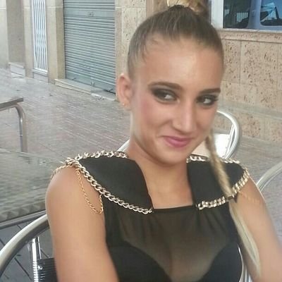 CarpenaNerea's profile picture. ¿yo? una chica  facil de entender pero  dificil de soltar!!♡~